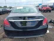 ✅ 2021 Mercedes-Benz C 300 • VIN: W1KWF8EB6MR648452 • Lot: 43049735. Wystawiony na IAAI z przebiegiem 49 656 mil. Bezpłatny archiwum sprzedaży aukcyjnych z USA i szczegółowy raport historii pojazdu na DreamBid. Zdjęcie 15.