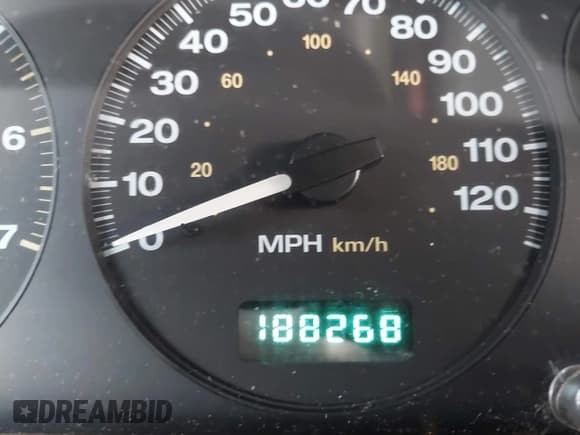 ✅ 1999 Jeep Grand Cherokee Laredo • VIN: 1J4GW58S0XC576481 • Лот: 43697930. Опубликован ранее на IAAI с пробегом 188 268 миль. Бесплатный доступ к архиву аукционных продаж из США и подробный отчёт об истории автомобиля на DreamBid. Изображение 15.