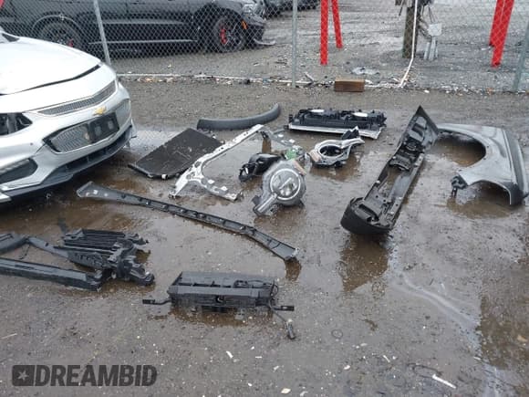 ✅ 2022 Ford Bronco • VIN: 1FMDE5AH2NLB02163 • Lot: 43746223. Wystawiony na IAAI z przebiegiem 34 728 mil. Bezpłatny archiwum sprzedaży aukcyjnych z USA i szczegółowy raport historii pojazdu na DreamBid. Zdjęcie 12.