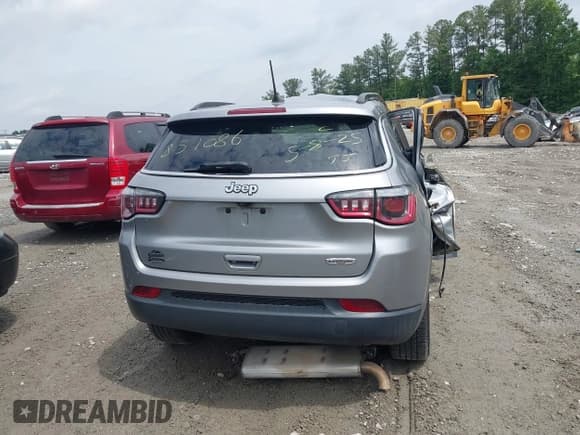 ✅ 2019 Jeep Compass Latitude • VIN: 3C4NJCBB3KT851086 • Lot: 42248059. Listed on IAAI with 149,351 mi. Free auction sales archive from the USA and detailed vehicle history report at DreamBid. Image 16.
