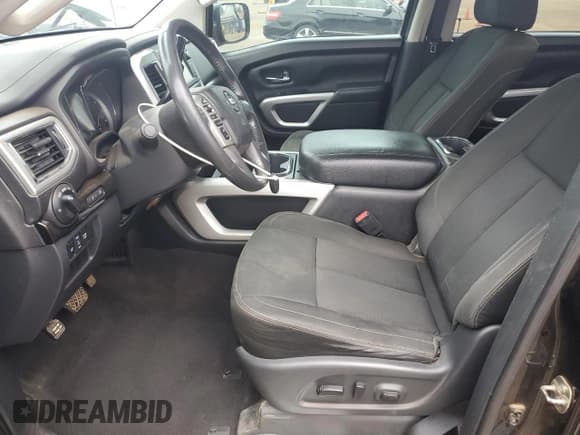 ✅ 2017 Nissan Titan Pro-4X • VIN: 1N6AA1E57HN566521 • Lot: 89620055. Wystawiony na Copart z przebiegiem 133 432 mil. Bezpłatny archiwum sprzedaży aukcyjnych z USA i szczegółowy raport historii pojazdu na DreamBid. Zdjęcie 7.