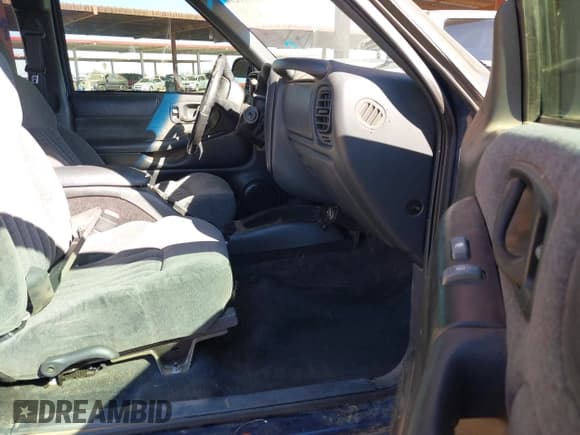 ✅ 2002 Chevrolet S-10 LS • VIN: 1GCCT19W428212163 • Лот: 41383327. Опубликован ранее на IAAI с пробегом Не указан. Бесплатный доступ к архиву аукционных продаж из США и подробный отчёт об истории автомобиля на DreamBid. Изображение 5.