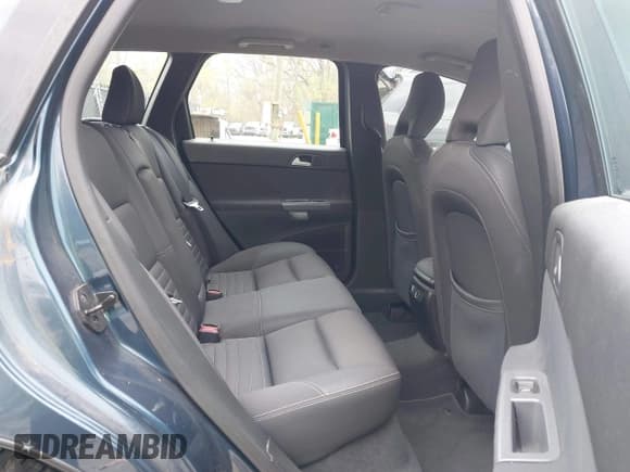✅ 2006 Volvo V50 2.4L • VIN: YV1MW382462201365 • Lot: 41941358. Listed on IAAI with 113,259 mi. Free auction sales archive from the USA and detailed vehicle history report at DreamBid. Image 8.