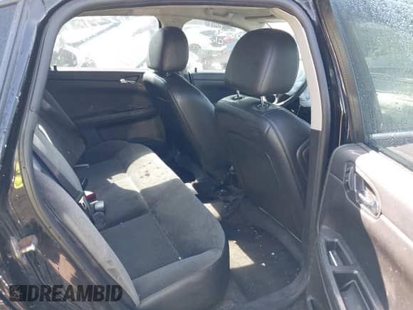 2014 Chevrolet Impala Police Police z VIN 2G1WD5E32E1152784, wystawiony jako IAAI lot #42370670 z przebiegiem 150 931 mil mil oraz . Historia ofert i sprzedaży dostępna na DreamBid. Obrazek 8.