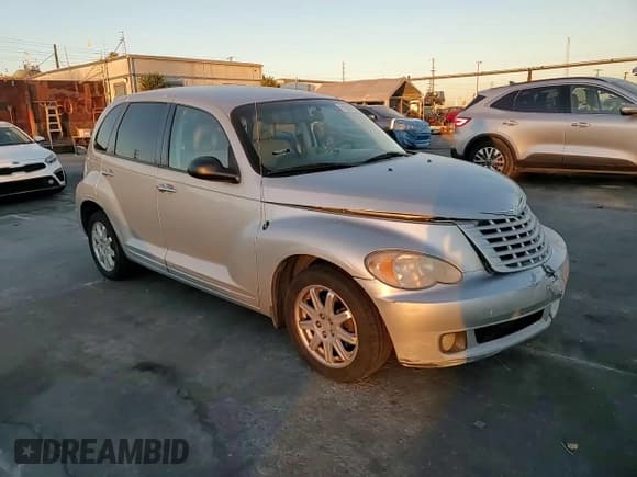 ✅ 2008 Chrysler PT Cruiser Touring • VIN: 3A8FY58B88T100862 • Лот: 95930155. Опубликован ранее на Copart с пробегом 143 899 миль. Бесплатный доступ к архиву аукционных продаж из США и подробный отчёт об истории автомобиля на DreamBid. Изображение 13.