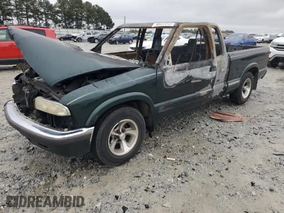 ✅ 2003 Chevrolet S-10 LS • VIN: 1GCCS19X038271501 • Lot: 90023545. Wystawiony na Copart z przebiegiem Nie podano. Bezpłatny archiwum sprzedaży aukcyjnych z USA i szczegółowy raport historii pojazdu na DreamBid. Zdjęcie 1.