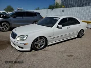 ✅ 2003 Mercedes-Benz S 55 AMG • VIN: WDBNG74JX3A344395 • Лот: 84283695. Опубликован ранее на Copart с пробегом 145 834 миль. Бесплатный доступ к архиву аукционных продаж из США и подробный отчёт об истории автомобиля на DreamBid. Изображение 1.