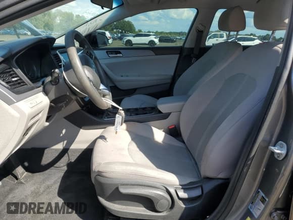 ✅ 2019 Hyundai Sonata SE • VIN: 5NPE24AF5KH792856 • Лот: 69720415. Опубликован ранее на Copart с пробегом 85 177 миль. Бесплатный доступ к архиву аукционных продаж из США и подробный отчёт об истории автомобиля на DreamBid. Изображение 7.