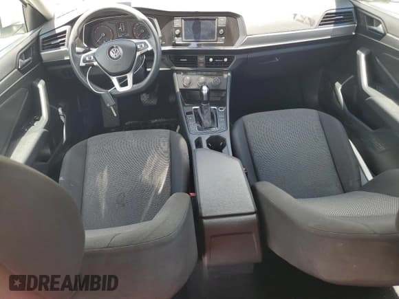 ✅ 2021 Volkswagen Jetta S • VIN: 3VWC57BU6MM014640 • Lot: 68660345. Wystawiony na Copart z przebiegiem 182 469 mil. Bezpłatny archiwum sprzedaży aukcyjnych z USA i szczegółowy raport historii pojazdu na DreamBid. Zdjęcie 8.