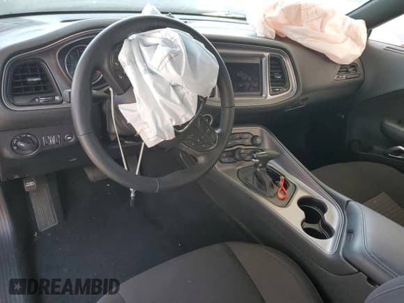 ✅ 2023 Dodge Challenger GT • VIN: 2C3CDZKG9PH507828 • Lot: 54131963. Wystawiony na Copart z przebiegiem 5 108 mil. Bezpłatny archiwum sprzedaży aukcyjnych z USA i szczegółowy raport historii pojazdu na DreamBid. Zdjęcie 8.