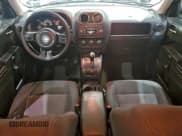 ✅ 2016 Jeep Patriot Sport • VIN: 1C4NJRBB5GD608783 • Lot: 93285895. Wystawiony na Copart z przebiegiem 158 012 mil. Bezpłatny archiwum sprzedaży aukcyjnych z USA i szczegółowy raport historii pojazdu na DreamBid. Zdjęcie 8.