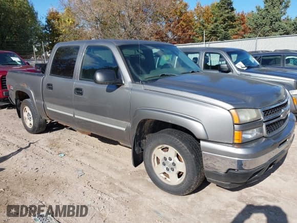 ✅ 2006 Chevrolet Silverado 1500 LT1 • VIN: 2GCEK13TX61232324 • Лот: 43490030. Опубликован ранее на IAAI с пробегом 226 775 миль. Бесплатный доступ к архиву аукционных продаж из США и подробный отчёт об истории автомобиля на DreamBid. Изображение 1.
