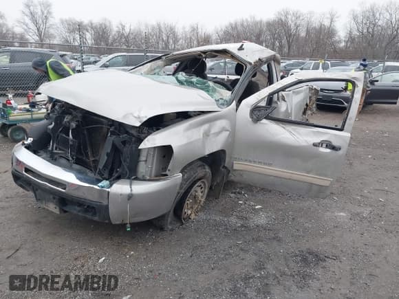 ✅ 2009 Chevrolet Silverado 1500 • VIN: 1GCEC24C69Z138132 • Лот: 41209078. Опубликован ранее на IAAI с пробегом 171 422 миль. Бесплатный доступ к архиву аукционных продаж из США и подробный отчёт об истории автомобиля на DreamBid. Изображение 2.