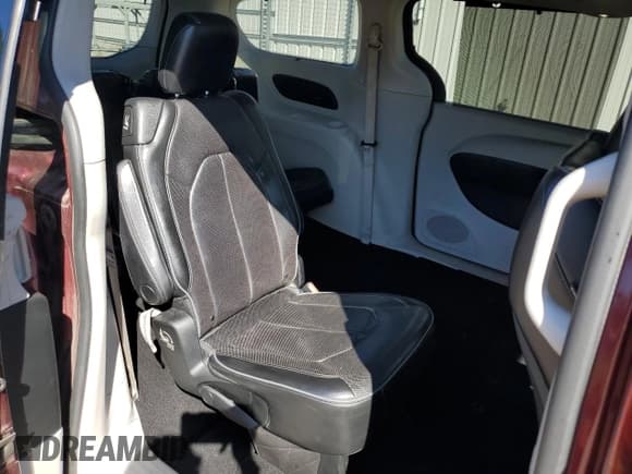 ✅ 2018 Chrysler Pacifica Limited • VIN: 2C4RC1GG3JR141353 • Lot: 86873185. Listed on Copart with 134,815 mi. Free auction sales archive from the USA and detailed vehicle history report at DreamBid. Image 11.