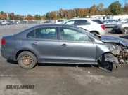 ✅ 2012 Volkswagen Jetta SE • VIN: 3VWDP7AJ0CM050358 • Лот: 43531846. Опубликован ранее на IAAI с пробегом 213 917 миль. Бесплатный доступ к архиву аукционных продаж из США и подробный отчёт об истории автомобиля на DreamBid. Изображение 13.