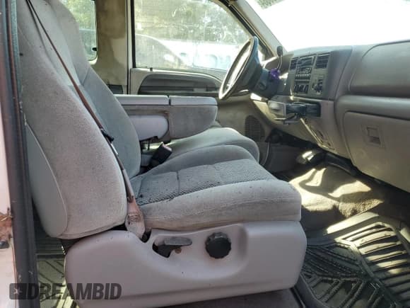 ✅ 2001 Ford F-250 XL • VIN: 1FTNX20F61EC17526 • Lot: 74833684. Listed on Copart with 129,373 mi. Free auction sales archive from the USA and detailed vehicle history report at DreamBid. Image 10.