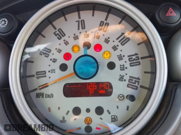 ✅ 2005 MINI Convertible S • VIN: WMWRH33575TK55935 • Lot: 42929744. Wystawiony na IAAI z przebiegiem 126 140 mil. Bezpłatny archiwum sprzedaży aukcyjnych z USA i szczegółowy raport historii pojazdu na DreamBid. Zdjęcie 7.