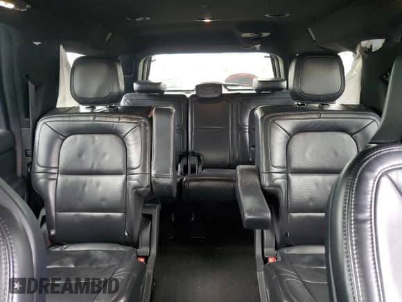 ✅ 2022 Lincoln Navigator Reserve • VIN: 5LMJJ3LTXNEL08241 • Lot: 58145225. Listed on Copart with 169,646 mi. Free auction sales archive from the USA and detailed vehicle history report at DreamBid. Image 10.