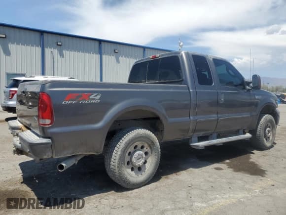 ✅ 2005 Ford F-250 XL • VIN: 1FTSX21Y65ED05369 • Lot: 59865625. Listed on Copart with 100,094 mi. Free auction sales archive from the USA and detailed vehicle history report at DreamBid. Image 3.