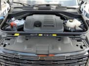 ✅ 2025 Land Rover Range Rover SE • VIN: SALKP9FU1SA296719 • Lot: 54796385. Wystawiony na Copart z przebiegiem 839 mil. Bezpłatny archiwum sprzedaży aukcyjnych z USA i szczegółowy raport historii pojazdu na DreamBid. Zdjęcie 12.