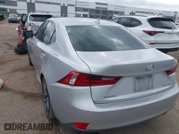 ✅ 2014 Lexus IS 250 • VIN: JTHBF1D24E5007499 • Lot: 43298733. Listed on IAAI with 116,862 mi. Free auction sales archive from the USA and detailed vehicle history report at DreamBid. Image 3.