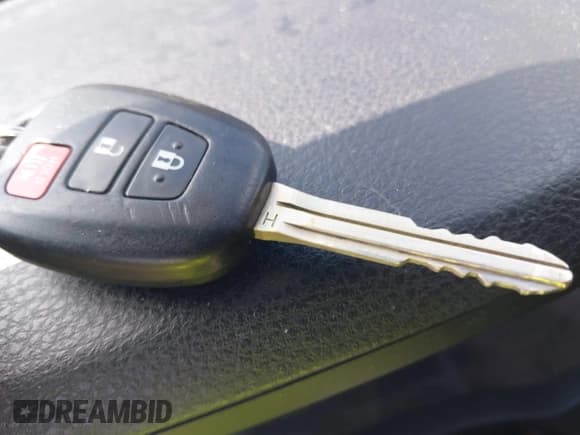 ✅ 2021 Toyota Tacoma SR • VIN: 3TMCZ5AN7MM427415 • Лот: 43029671. Опубликован ранее на IAAI с пробегом 117 304 миль. Бесплатный доступ к архиву аукционных продаж из США и подробный отчёт об истории автомобиля на DreamBid. Изображение 11.