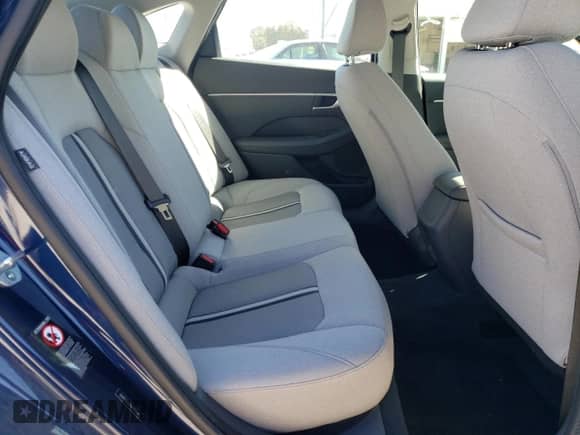 2021 Hyundai Sonata SE с VIN 5NPEG4JA4MH103804, выставлен на аукционе Copart как лот 61294902 с пробегом 13 715 миль миль и . История ставок и продаж доступна на DreamBid. Изображение 6.