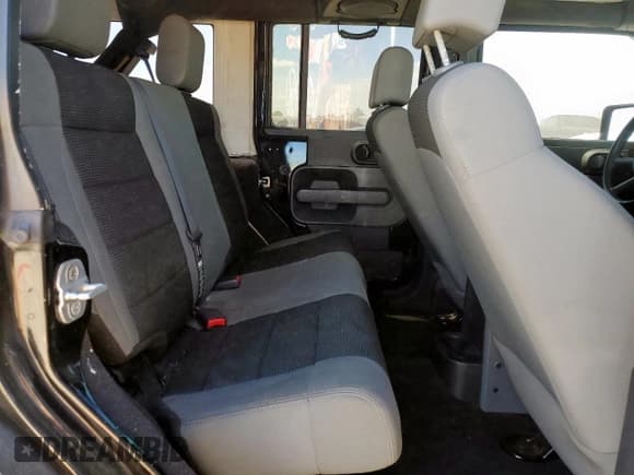 ✅ 2007 Jeep Wrangler X • VIN: 1J4GA39107L117623 • Лот: 65792685. Опубликован ранее на Copart с пробегом 128 893 миль. Бесплатный доступ к архиву аукционных продаж из США и подробный отчёт об истории автомобиля на DreamBid. Изображение 11.