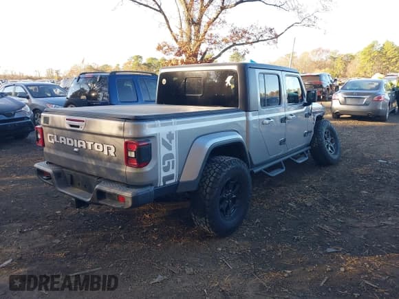 ✅ 2021 Jeep Gladiator Sport S • VIN: 1C6HJTAG3ML524414 • Lot: 43649622. Wystawiony na IAAI z przebiegiem 46 429 mil. Bezpłatny archiwum sprzedaży aukcyjnych z USA i szczegółowy raport historii pojazdu na DreamBid. Zdjęcie 4.