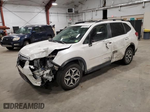 ✅ 2019 Subaru Forester Premium • VIN: JF2SKAGC5KH435031 • Lot: 90297815. Listed on Copart with 46,856 mi. Free auction sales archive from the USA and detailed vehicle history report at DreamBid. Image 1.