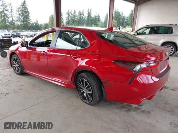 2022 Toyota Camry SE z VIN 4T1T11AK2NU014820, wystawiony jako IAAI lot #43348665 z przebiegiem 91 916 mil mil oraz . Historia ofert i sprzedaży dostępna na DreamBid. Obrazek 3.