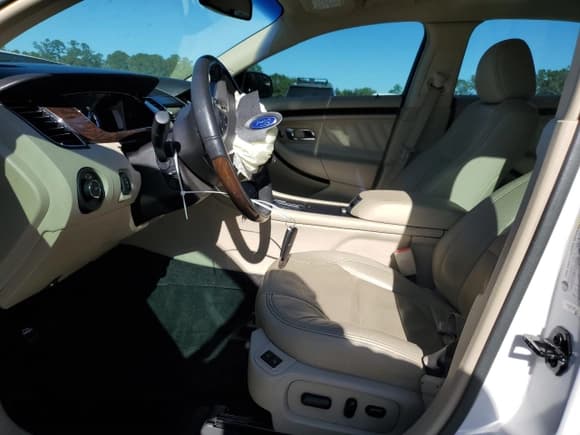 ✅ 2016 Ford Taurus Limited • VIN: 1FAHP2F88GG109806 • Lot: 82650655. Listed on Copart with 65,382 mi. Free auction sales archive from the USA and detailed vehicle history report at DreamBid. Image 7.