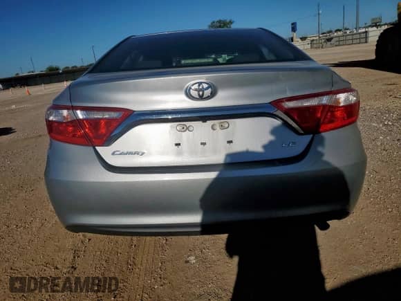 2015 Toyota Camry LE with VIN 4T4BF1FK4FR467561, listed as a Copart auction lot 90633485 with 183,799 mi miles and Clean title. Bid and sale history available at DreamBid. Image 6.