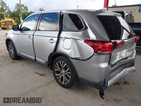 2018 Mitsubishi Outlander ES с VIN JA4AD2A38JZ001384, выставлен на аукционе IAAI как лот 43063754 с пробегом 107 245 миль миль и . История ставок и продаж доступна на DreamBid. Изображение 3.