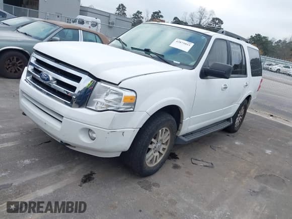✅ 2012 Ford Expedition XLT • VIN: 1FMJU1J56CEF06136 • Lot: 43875053. Listed on IAAI with 183,944 mi. Free auction sales archive from the USA and detailed vehicle history report at DreamBid. Image 2.