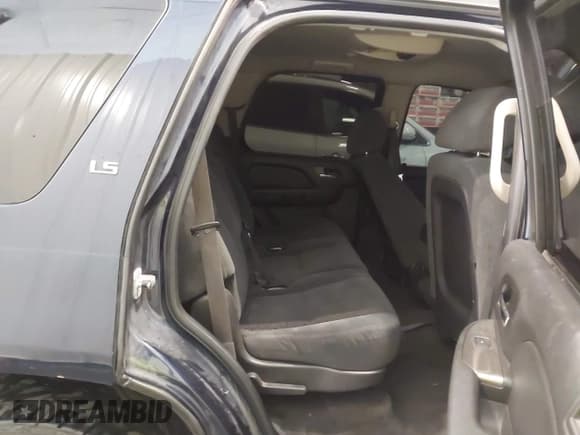 ✅ 2007 Chevrolet Tahoe LS • VIN: 1GNFC13C87R394003 • Lot: 42206597. Wystawiony na IAAI z przebiegiem 147 358 mil. Bezpłatny archiwum sprzedaży aukcyjnych z USA i szczegółowy raport historii pojazdu na DreamBid. Zdjęcie 8.