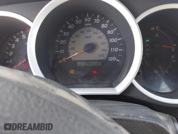 ✅ 2006 Toyota Tacoma PreRunner • VIN: 5TETU62N06Z293954 • Lot: 42847328. Listed on IAAI with 295,856 mi. Free auction sales archive from the USA and detailed vehicle history report at DreamBid. Image 7.