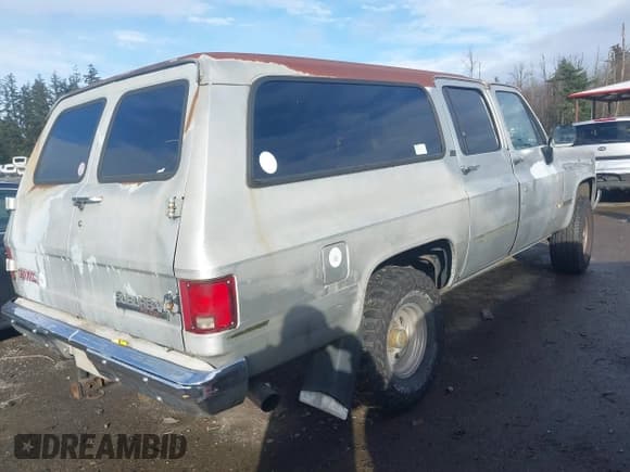 ✅ 1991 GMC Suburban • VIN: 1GKEV16K7MF512125 • Lot: 41634112. Wystawiony na IAAI z przebiegiem 256 640 mil. Bezpłatny archiwum sprzedaży aukcyjnych z USA i szczegółowy raport historii pojazdu na DreamBid. Zdjęcie 4.