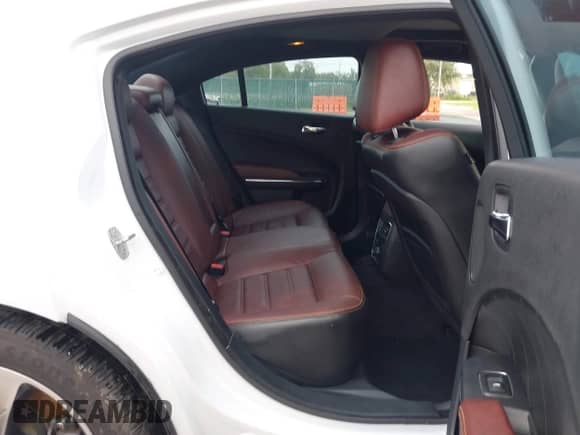 ✅ 2014 Dodge Charger RT • VIN: 2C3CDXCT7EH306894 • Lot: 43293085. Wystawiony na IAAI z przebiegiem 75 186 mil. Bezpłatny archiwum sprzedaży aukcyjnych z USA i szczegółowy raport historii pojazdu na DreamBid. Zdjęcie 8.