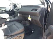 ✅ 2024 Chevrolet Tahoe RST • VIN: 1GNSCRKD7RR224919 • Lot: 41588409. Wystawiony na IAAI z przebiegiem 17 247 mil. Bezpłatny archiwum sprzedaży aukcyjnych z USA i szczegółowy raport historii pojazdu na DreamBid. Zdjęcie 5.