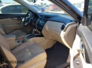 ✅ 2017 Nissan Rogue SV • VIN: 5N1AT2MT6HC816549 • Lot: 42817797. Wystawiony na IAAI z przebiegiem 164 208 mil. Bezpłatny archiwum sprzedaży aukcyjnych z USA i szczegółowy raport historii pojazdu na DreamBid. Zdjęcie 5.