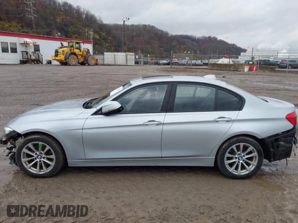 ✅ 2016 BMW 3 Series 320i xDrive • VIN: WBA8E5G58GNU19131 • Lot: 43759842. Listed on IAAI with 103,551 mi. Free auction sales archive from the USA and detailed vehicle history report at DreamBid. Image 15.