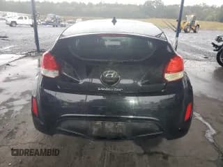 ✅ 2013 Hyundai Veloster w/Black Int • VIN: KMHTC6AD2DU144071 • Lot: 72929934. Wystawiony na Copart z przebiegiem 149 120 mil. Bezpłatny archiwum sprzedaży aukcyjnych z USA i szczegółowy raport historii pojazdu na DreamBid. Zdjęcie 6.