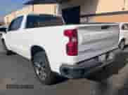 2021 Chevrolet Silverado 1500 LT z VIN 3GCPWCED6MG383471, wystawiony jako IAAI lot #42835282 z przebiegiem 75 695 mil mil oraz . Historia ofert i sprzedaży dostępna na DreamBid. Obrazek 1.