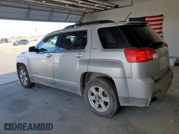 ✅ 2015 GMC Terrain SLT • VIN: 2GKFLSE30F6226155 • Лот: 81468865. Опубликован ранее на Copart с пробегом 132 288 миль. Бесплатный доступ к архиву аукционных продаж из США и подробный отчёт об истории автомобиля на DreamBid. Изображение 2.