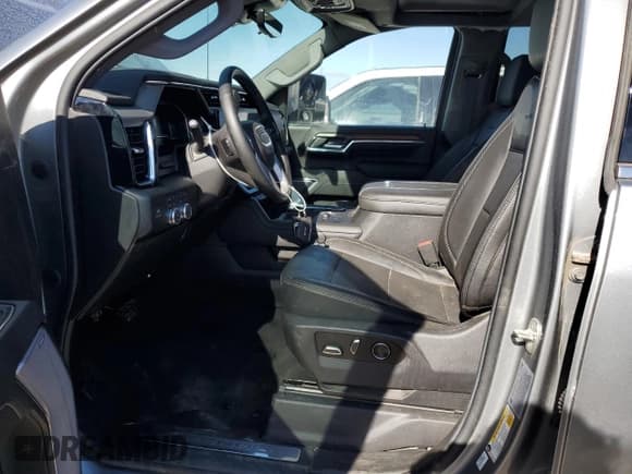 ✅ 2024 GMC Sierra 3500HD Denali • VIN: 1GT49WE70RF197195 • Лот: 80983364. Опубликован ранее на Copart с пробегом 12 195 миль. Бесплатный доступ к архиву аукционных продаж из США и подробный отчёт об истории автомобиля на DreamBid. Изображение 7.