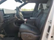 ✅ 2025 Hyundai Santa Fe Calligraphy • VIN: 5NMP5DGL9SH069490 • Lot: 81109945. Listed on Copart with 2,455 mi. Free auction sales archive from the USA and detailed vehicle history report at DreamBid. Image 7.