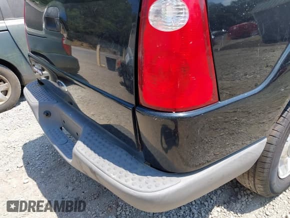 ✅ 2001 Ford Explorer Sport Trac • VIN: 1FMZU77EX1UA86462 • Lot: 42822624. Wystawiony na IAAI z przebiegiem 107 808 mil. Bezpłatny archiwum sprzedaży aukcyjnych z USA i szczegółowy raport historii pojazdu na DreamBid. Zdjęcie 15.