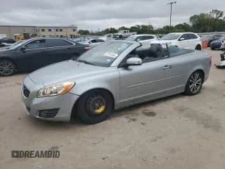 ✅ 2011 Volvo C70 • VIN: YV1672MC4BJ107579 • Лот: 72791454. Опубликован ранее на Copart с пробегом 151 999 миль. Бесплатный доступ к архиву аукционных продаж из США и подробный отчёт об истории автомобиля на DreamBid. Изображение 1.