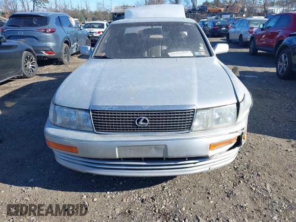 ✅ 1990 Lexus LS • VIN: JT8UF11E9L0025885 • Lot: 41330993. Listed on IAAI with 162,255 mi. Free auction sales archive from the USA and detailed vehicle history report at DreamBid. Image 12.